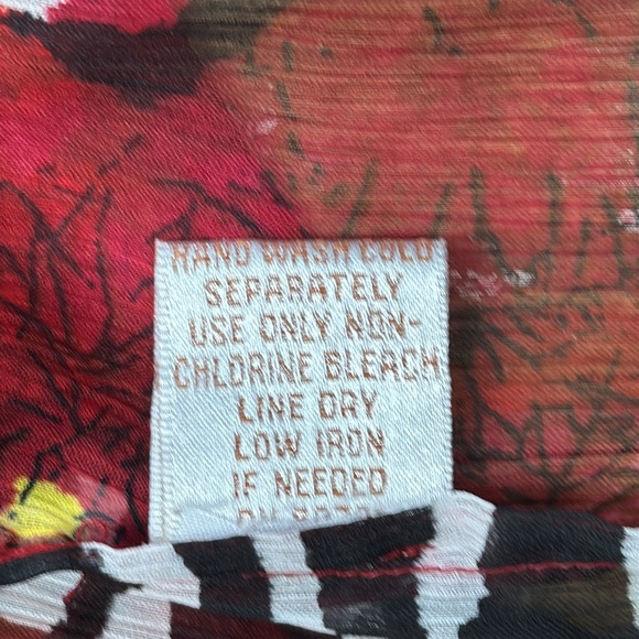 Monroe & Main Sheer Cover Up. Large - Picture 12 of 13